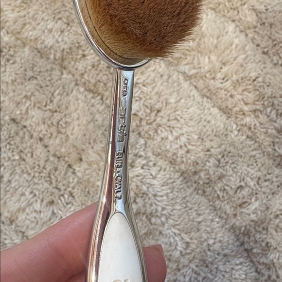 Artis mirror finish oval 7 foundation brush - Picture 3 of 3